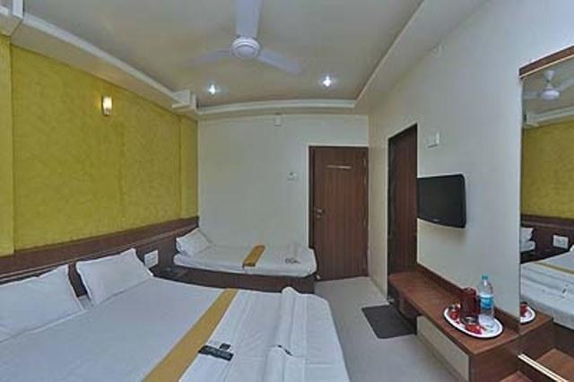 Hotel Jain Residency Shirdi Room photo